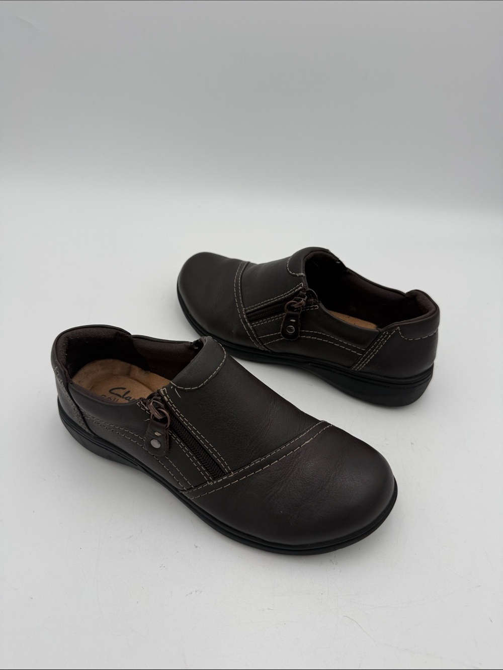 Clarks women Dark Brown Slip-On Loafers women 7w Side Zip casual work comfort